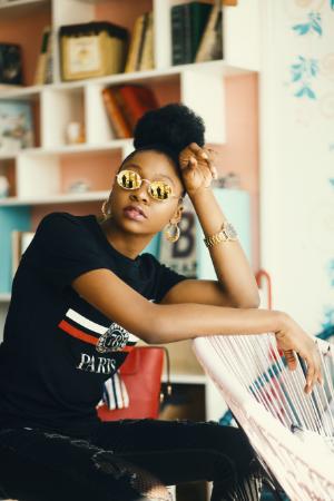 best-sunglasses-for-round-face-women-featured